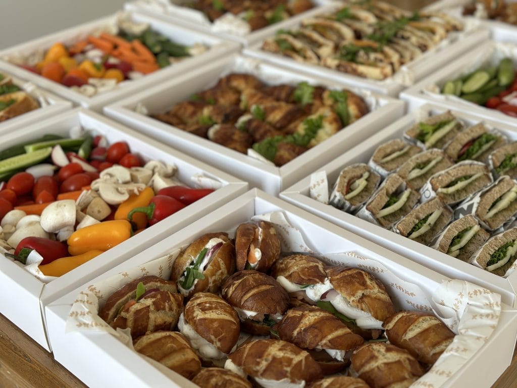 מגשי אירוח לאירועים